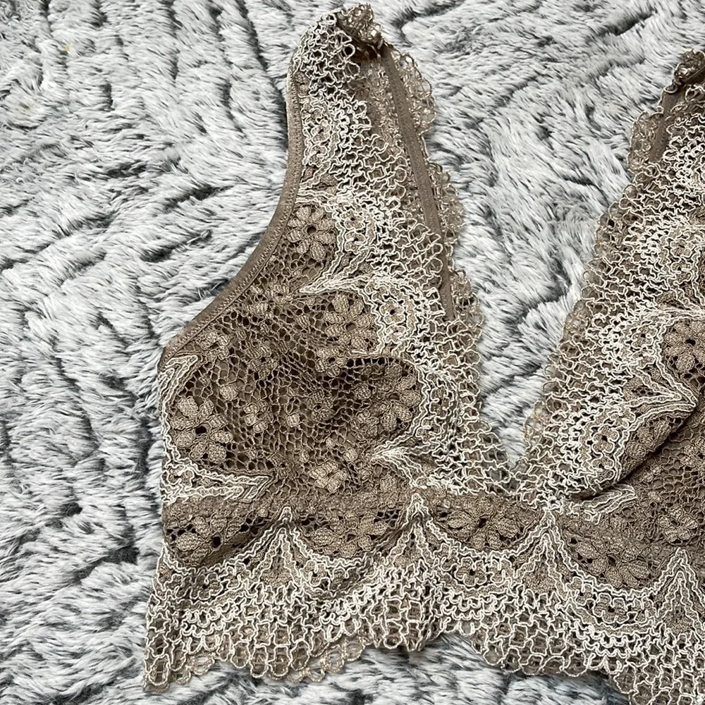 Victoria’s Secret Lace Bralette XS - Picture 3 of 6